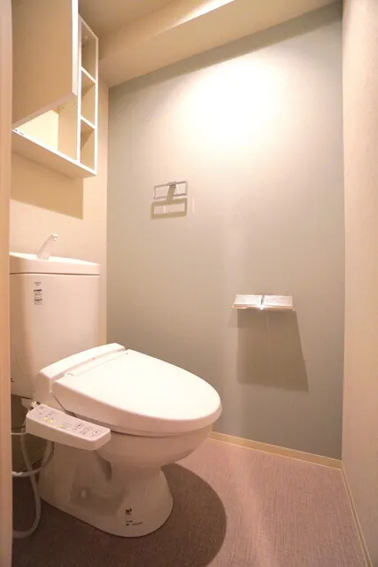 Roygent Komagome Rikugien - Interior - ["Flooring", "Floor", "Toilet seat"]