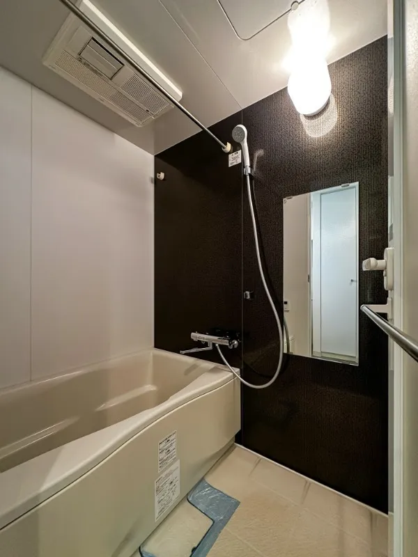 Residia Nakaochiai - Interior - ["Flooring", "Floor", "Plumbing fixture"]