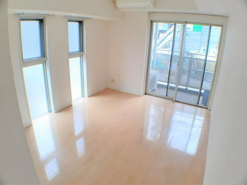 Residia Bunkyo Honkomagome - Interior - ["Floor", "Glass", "Tile Flooring"]