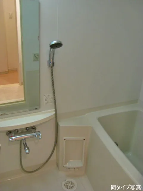 Comforia Asakusabashi DEUX - Interior - ["Plumbing fixture", "Property", "Tap"]
