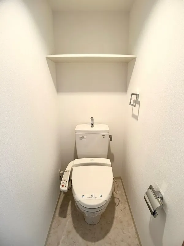 Due Itabashi - Interior - ["Plumbing fixture", "Toilet seat", "Flooring"]