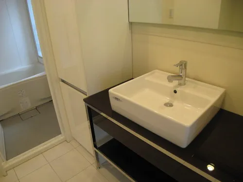 Belle Face Shimbashi - Interior - ["Tap", "Sink", "Property"]