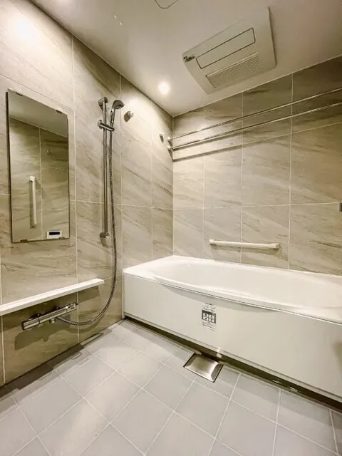 Royal Parks Ariake - Interior - ["Flooring", "Bathroom", "Plumbing fixture"]