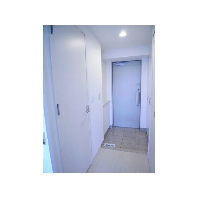 San Pies Omori - Interior - ["Building", "Door", "Fixture"]