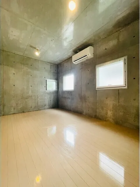 Nakano Nine's Core - Interior - ["Window", "Building", "Hall"]