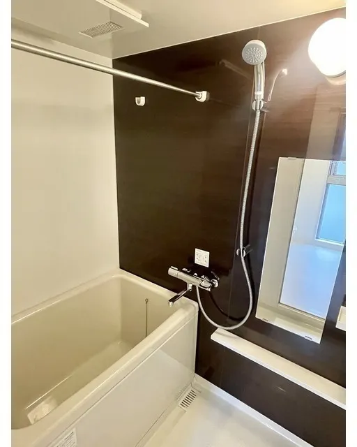 BREEZE TERRACE - Interior - ["Plumbing fixture", "Flooring", "Floor"]