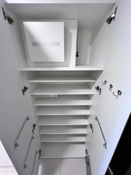 Brillia Ist Oimachi - Interior - ["Household hardware", "Design", "Cupboard"]