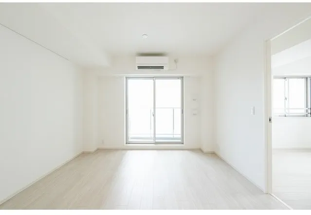 Comforia Higashiueno - Interior - ["Building", "Window", "Fixture"]