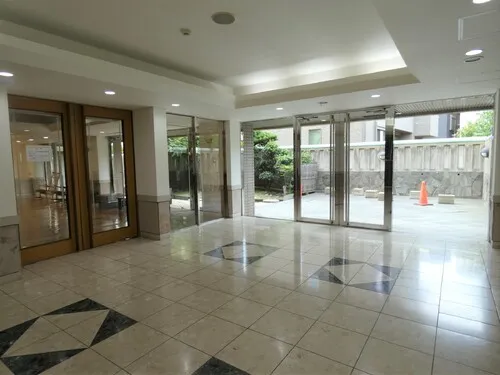 Lions Garden Hatsudai - Exterior - ["Plant", "Fixture", "Tile flooring"]