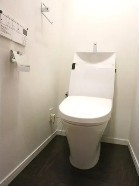 Laurier Ginza - Interior - ["Toilet", "Toilet seat", "Plumbing fixture"]
