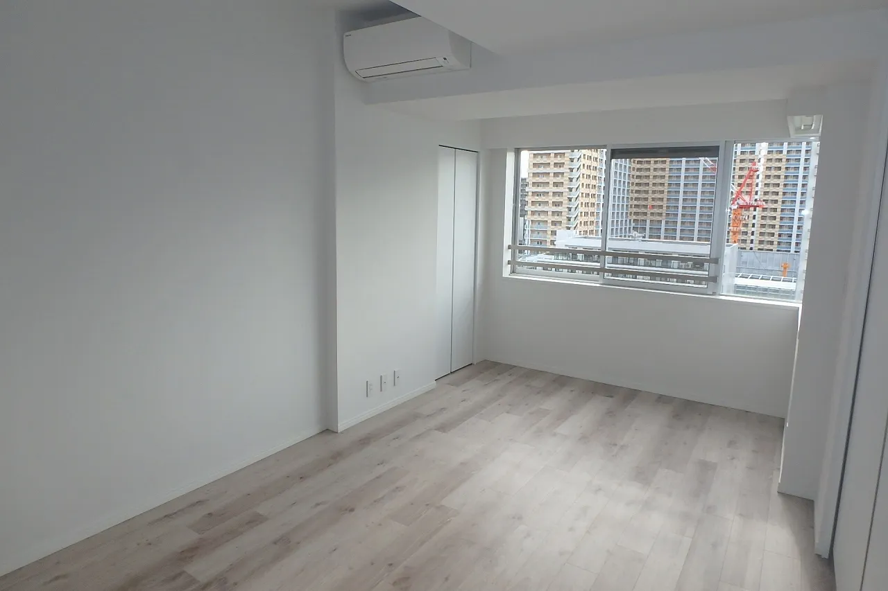 Green Homes 2 - Interior - ["Fixture", "Wood", "Floor"]