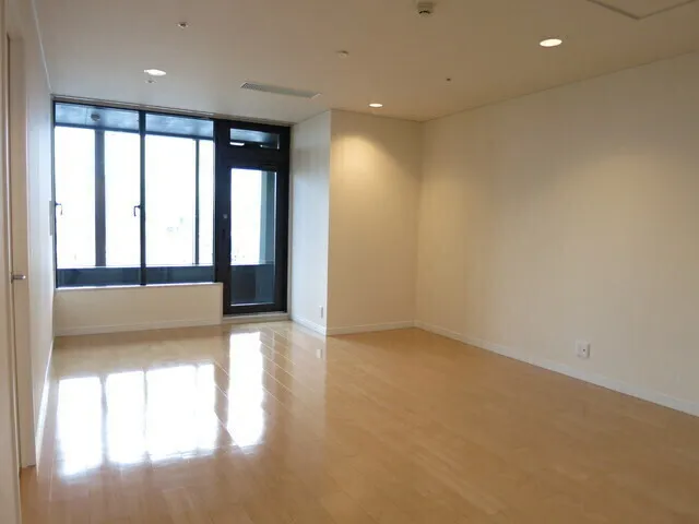 Shibuya Property Tower - Interior - ["Property", "Floor", "Room"]