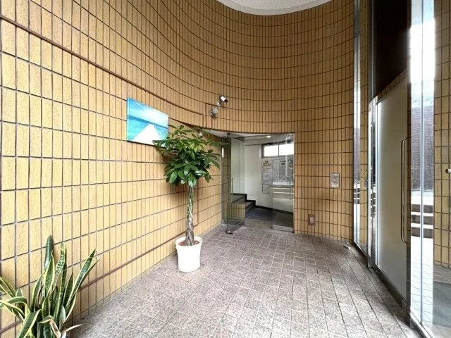 Maison Ikebukuro - Exterior - ["Flooring", "Floor", "Composite material"]