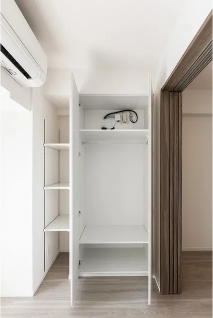La Sante Ueno - Interior - ["Fixture", "Building", "Interior design"]