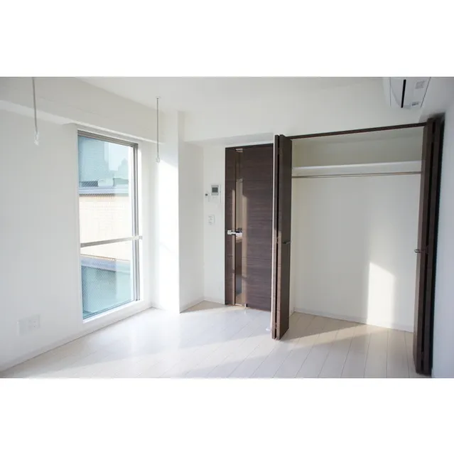 Toranomon A & K IP Building - Interior - ["Floor", "Property", "Glass"]