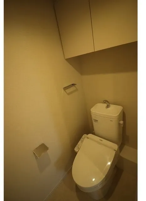 Comforia Shin-Nakano - Interior - ["Toilet", "Property", "Toilet seat"]