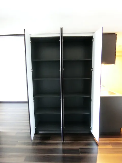 SOLASIA Residence Kyobashi - Interior - ["Wood", "Floor", "Product"]