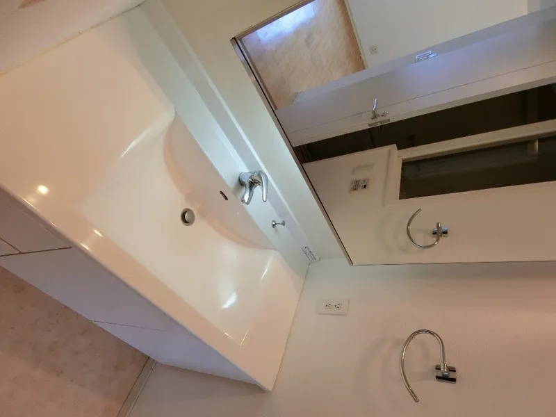 Storia Jingumae - Interior - ["Plumbing fixture", "Flooring", "Interior design"]