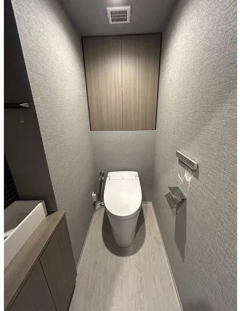 Takanawa Heights - Interior - ["Toilet seat", "Toilet", "Flooring"]