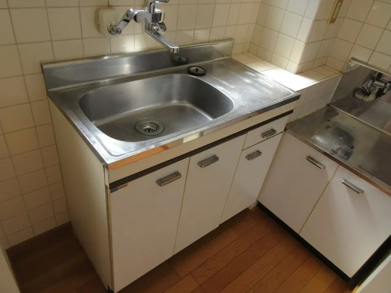 Planet Akasaka - Interior - ["Kitchen Sink", "Sink", "Plumbing fixture"]