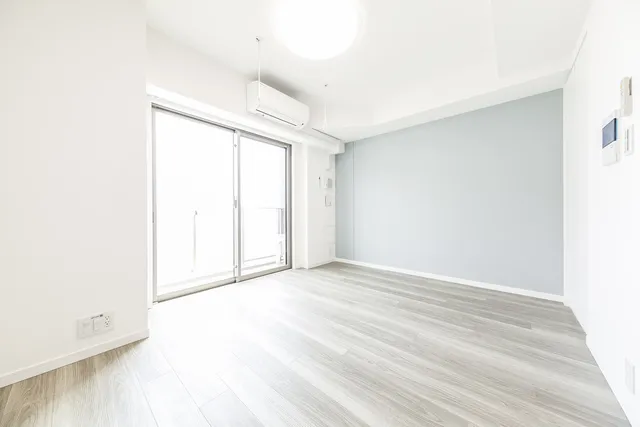 Maison Croizon - Interior - ["Window", "Building", "Fixture"]