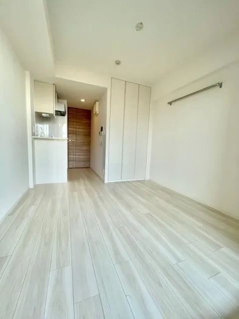 RESIDIA Shinagawa Seaside - Interior - ["Wood", "Flooring", "Floor"]