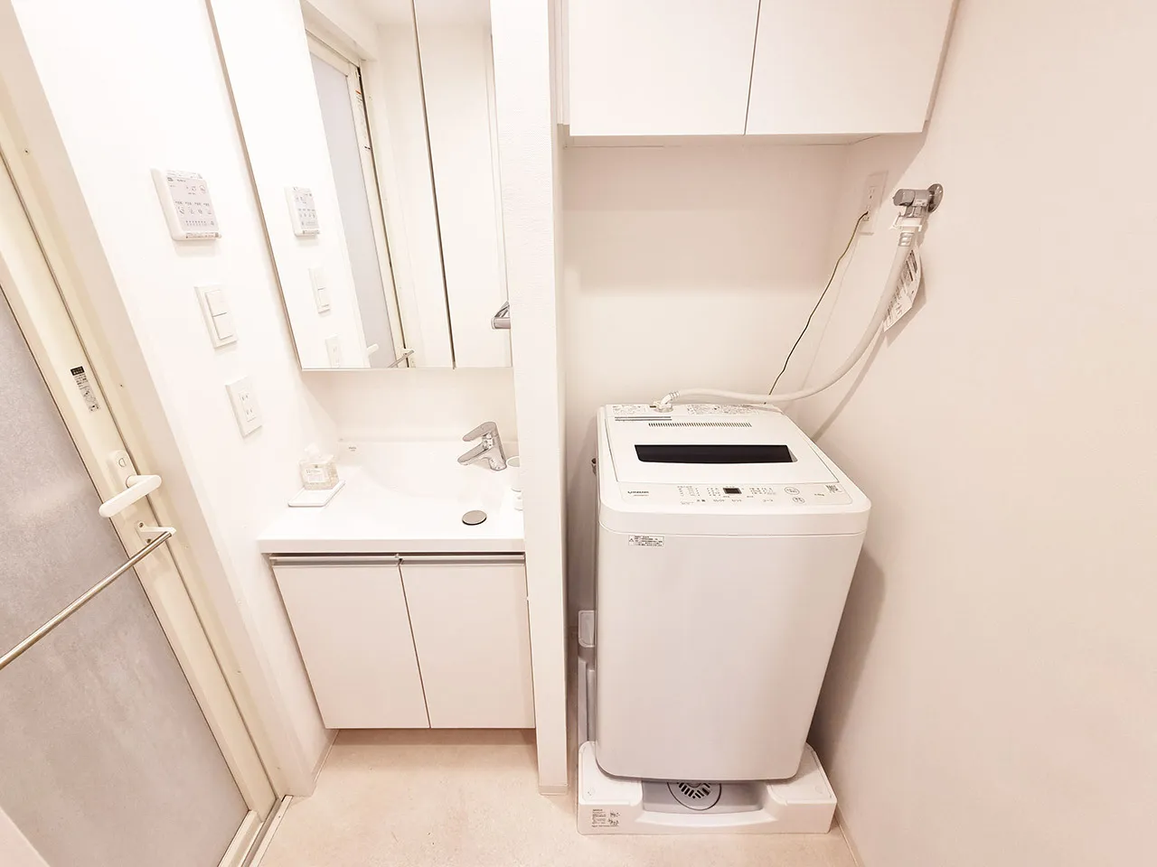 Mynavi Stay Osaki 2 - Interior - ["Flooring", "Floor", "Washing machine"]