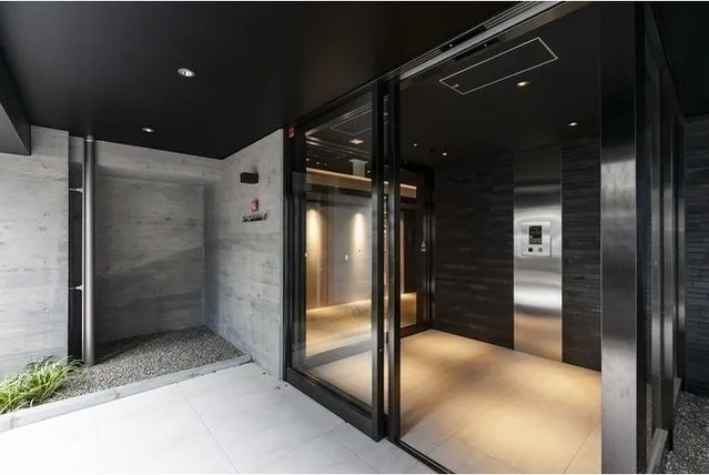 Doue Tsukishima II - Exterior - ["Ceiling", "Tile Flooring"]