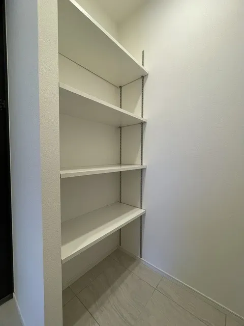 ORSUS Asakusa - Interior - ["Furniture", "Shelf", "Bookcase"]