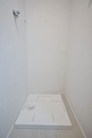 ES-Grande Higashinakano - Interior - ["Wood", "White", "Flooring"]