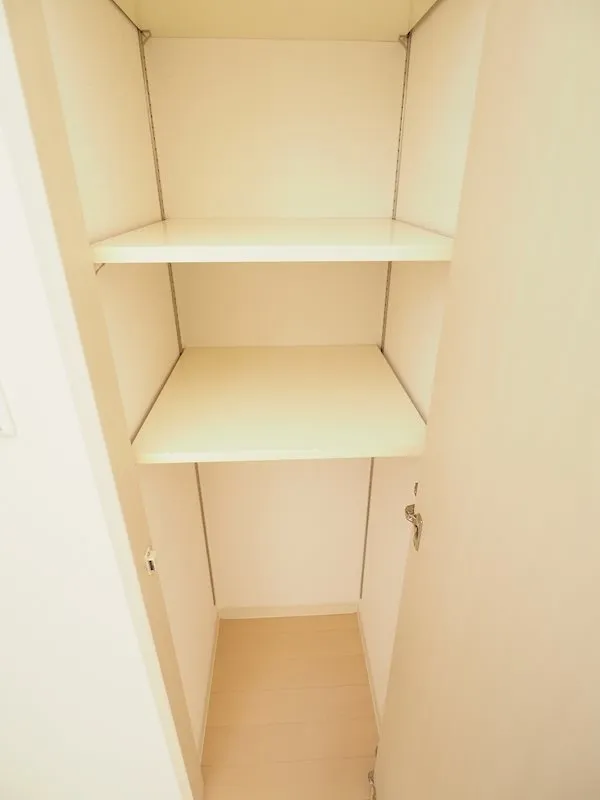RESIDIA Negishi - Interior - ["Beige", "Tan", "Plywood"]