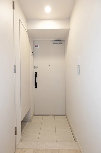 RJR Precia Higashijujo Garden - Interior - ["Wall", "Flooring", "Floor"]
