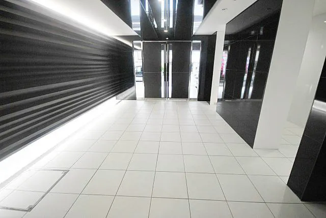 Premium Cube Higashijujo Aria - Exterior - ["Architecture", "Fixture", "Automotive design"]