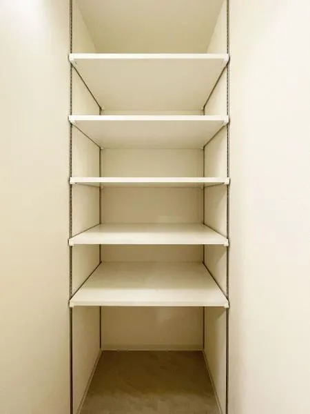 Brillia Ist Asakusa - Interior - ["Shelving", "Shelf", "Flooring"]