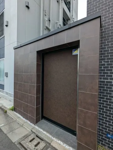 Tasukiri Shes Oshiage - Exterior - ["Wall", "Door", "Composite material"]