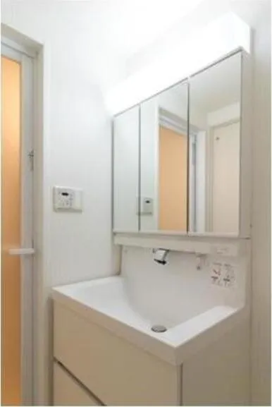 Camel Place - Interior - ["Property", "Room", "Bathroom"]