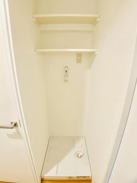 La Flats - Interior - ["Property", "Room", "Architecture"]