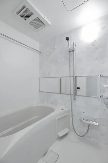 U Residence Meguro Higashiyama - Interior - ["Plumbing fixture", "Bathroom", "Flooring"]