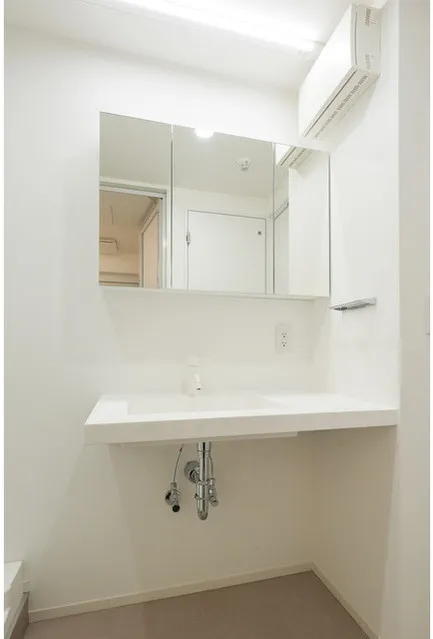 Comforia Takenotsuka East - Interior - ["Flooring", "Interior design", "Floor"]