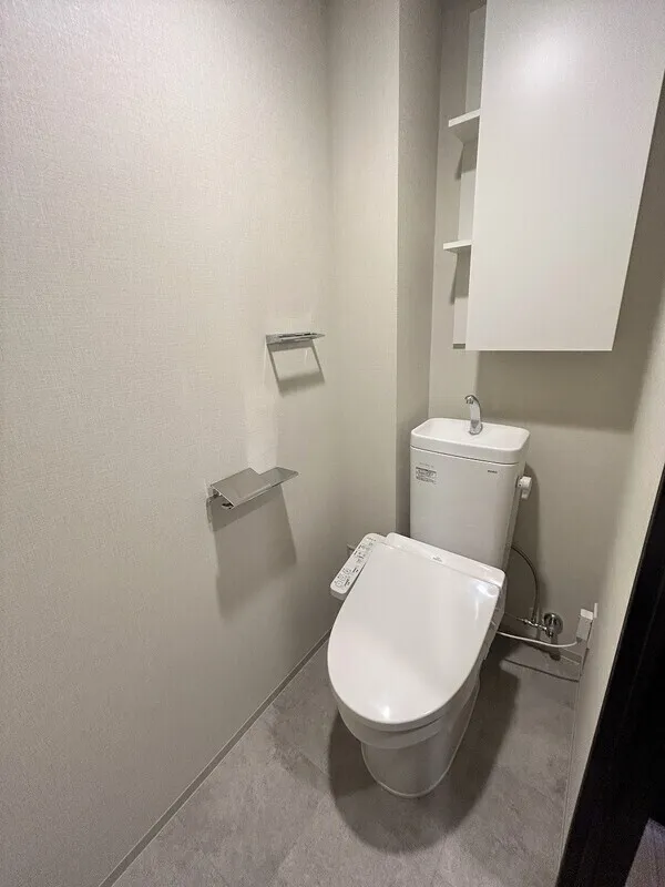 Blanchiesta Kiba - Interior - ["Toilet seat", "Plumbing fixture", "Flooring"]