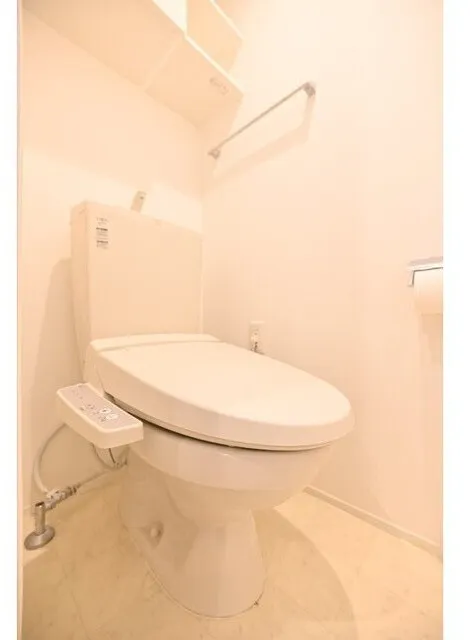 Plage Waseda - Interior - ["Toilet seat", "Plumbing fixture", "Bathroom"]
