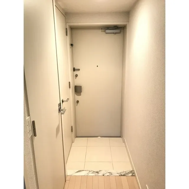 Comforia HIgashi-IKebukuro  - Interior - ["Building", "Fixture", "Door"]