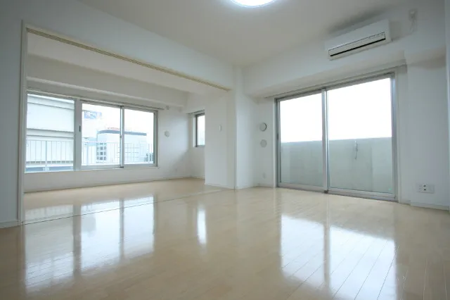 Castalia Hatsudai - Interior - ["Property", "Window", "Fixture"]
