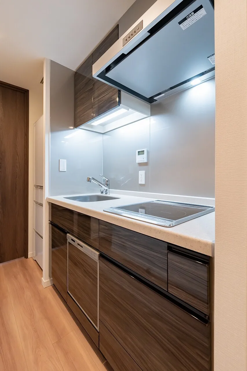 La Tour Shinjuku Annex - Interior - ["Cabinetry", "Countertop", "Building"]