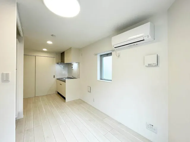 CASA GRAZIE Nishi-Ojima - Interior - ["Building", "Window", "Fixture"]