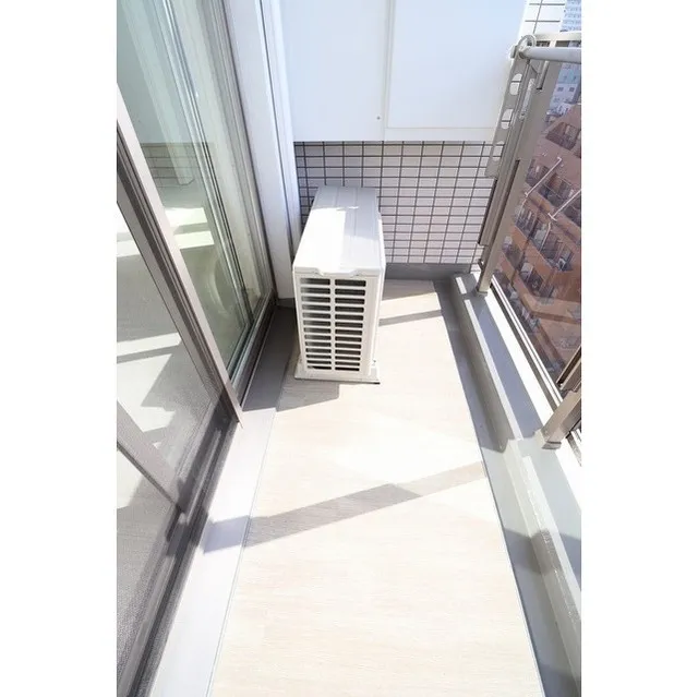 Dimus Ueno Okachimachi - Interior - ["Rectangle", "Building", "Wood"]