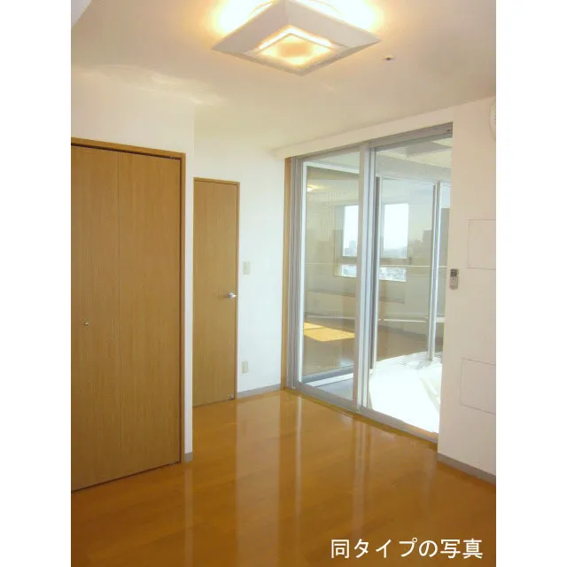 Sound Oshiage - Interior - ["Property", "Room", "Ceiling"]
