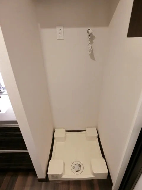 SOLASIA Residence Kyobashi - Interior - ["Toilet", "Toilet seat", "Floor"]