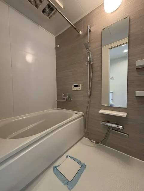 Residia Ebisu - Interior - ["Bathroom", "Plumbing fixture", "Flooring"]