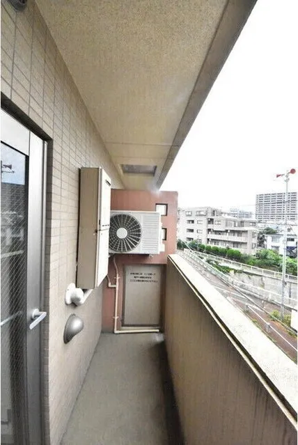 Aperto Nishi Shinjuku - Interior - ["Building", "Window", "Wood"]
